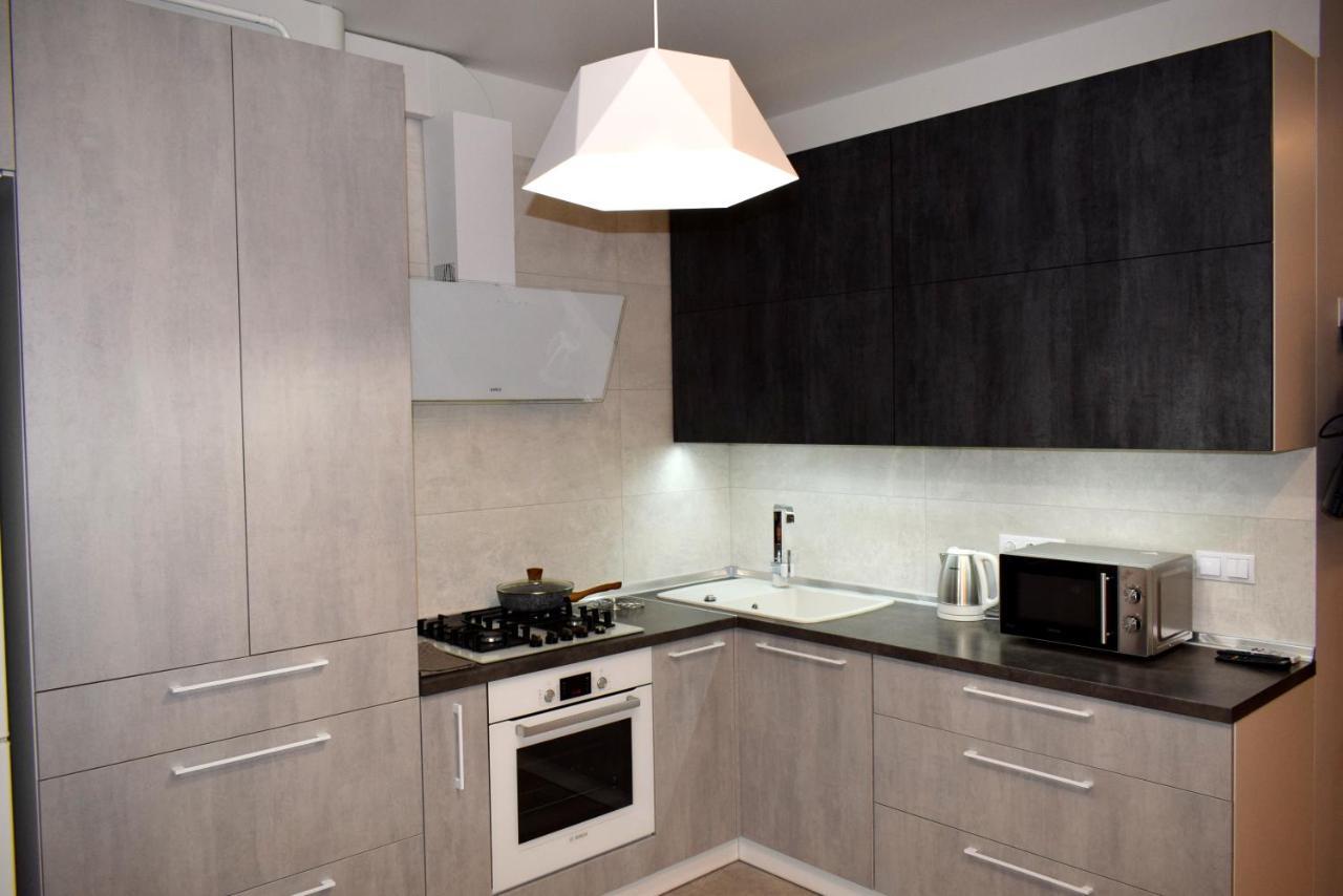 Apartment On Volodymyra Stelmakha 1B Rivne Buitenkant foto