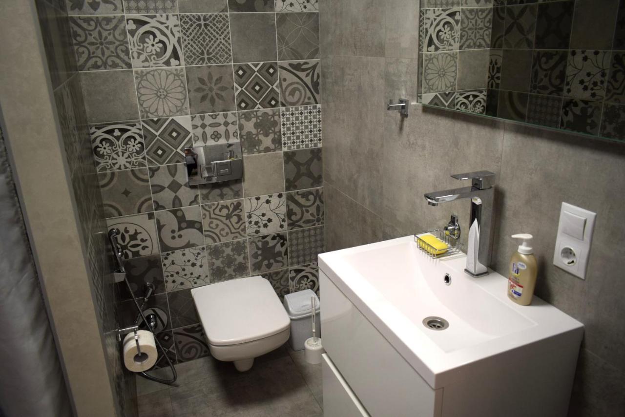 Apartment On Volodymyra Stelmakha 1B Rivne Buitenkant foto